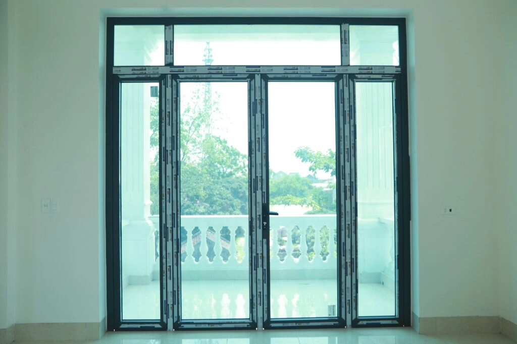 Cua-nhom-pma-platinum-1024x682