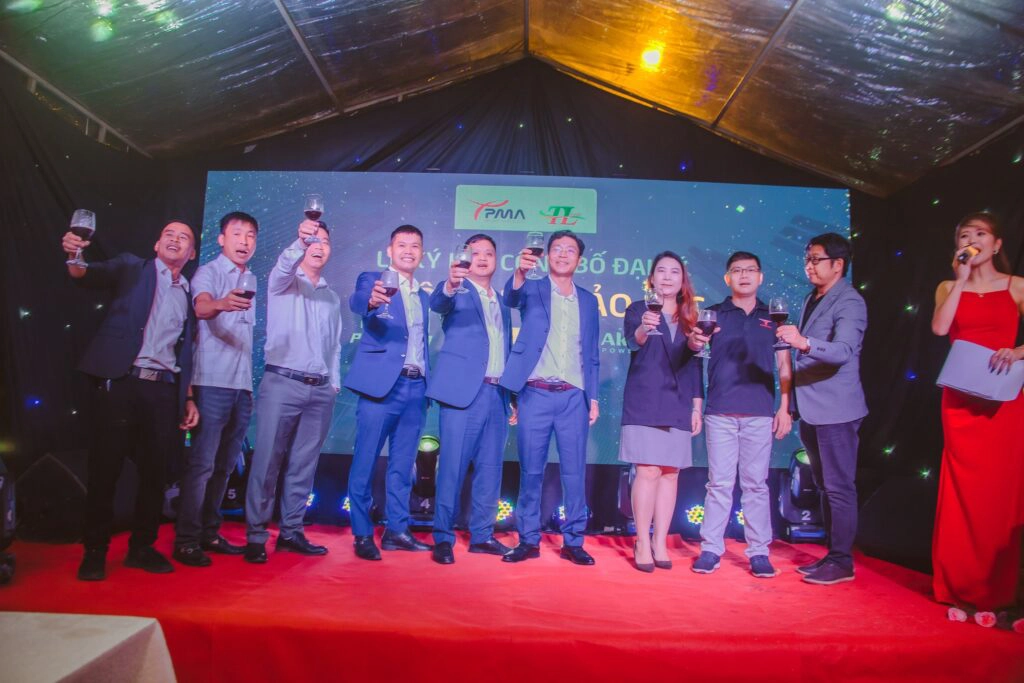 Mung-khai-truong-chi-nhanh-cong-ty-the-luc-dai-ly-nhom-pma-bao-loc (3)