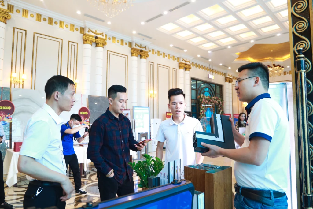 Nhom-pma-dong-hanh-cung-hoi-kien-truc-su-viet-nam-ra-mat-clb-kien-truc-su-tre-hai-duong (2)