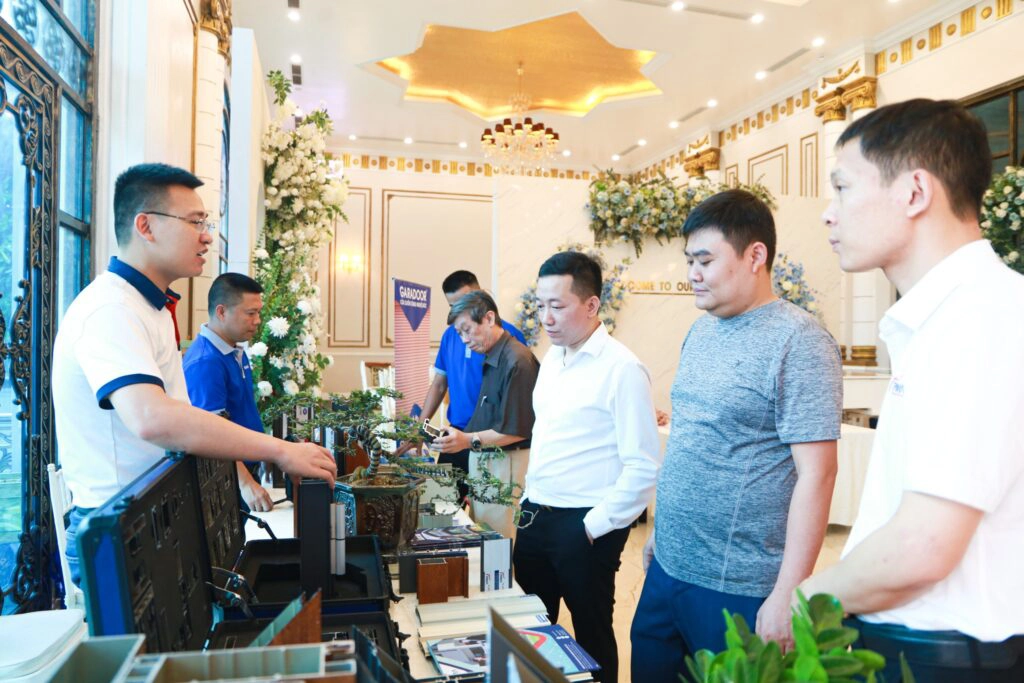 Nhom-pma-dong-hanh-cung-hoi-kien-truc-su-viet-nam-ra-mat-clb-kien-truc-su-tre-hai-duong (4)