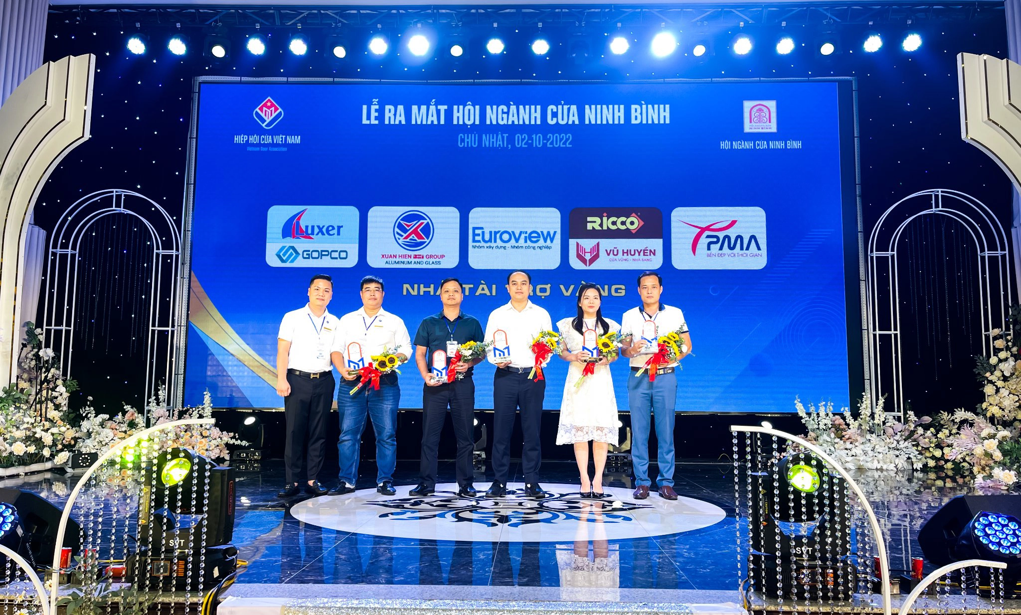 Thuong-hieu-nhom-pma-dong-hanh-cung-hoi-nganh-cua-ninh-binh-su-kien-ra-mat-hoi-nganh-cua-ninh-binh (3)