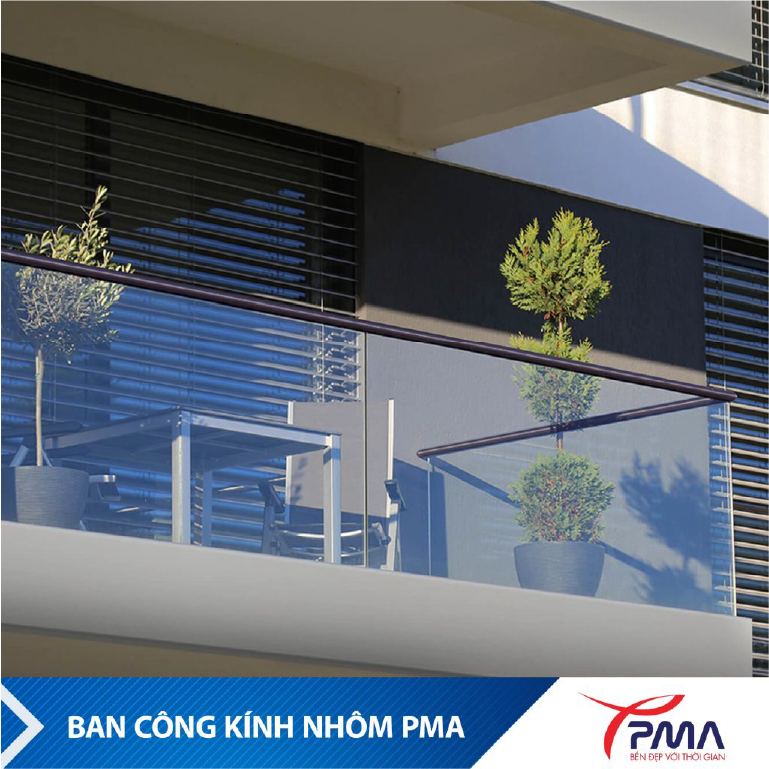 Ban-cong-nhom-kinh-pma-giai-phap-cho-nha-pho-hien-dai-05