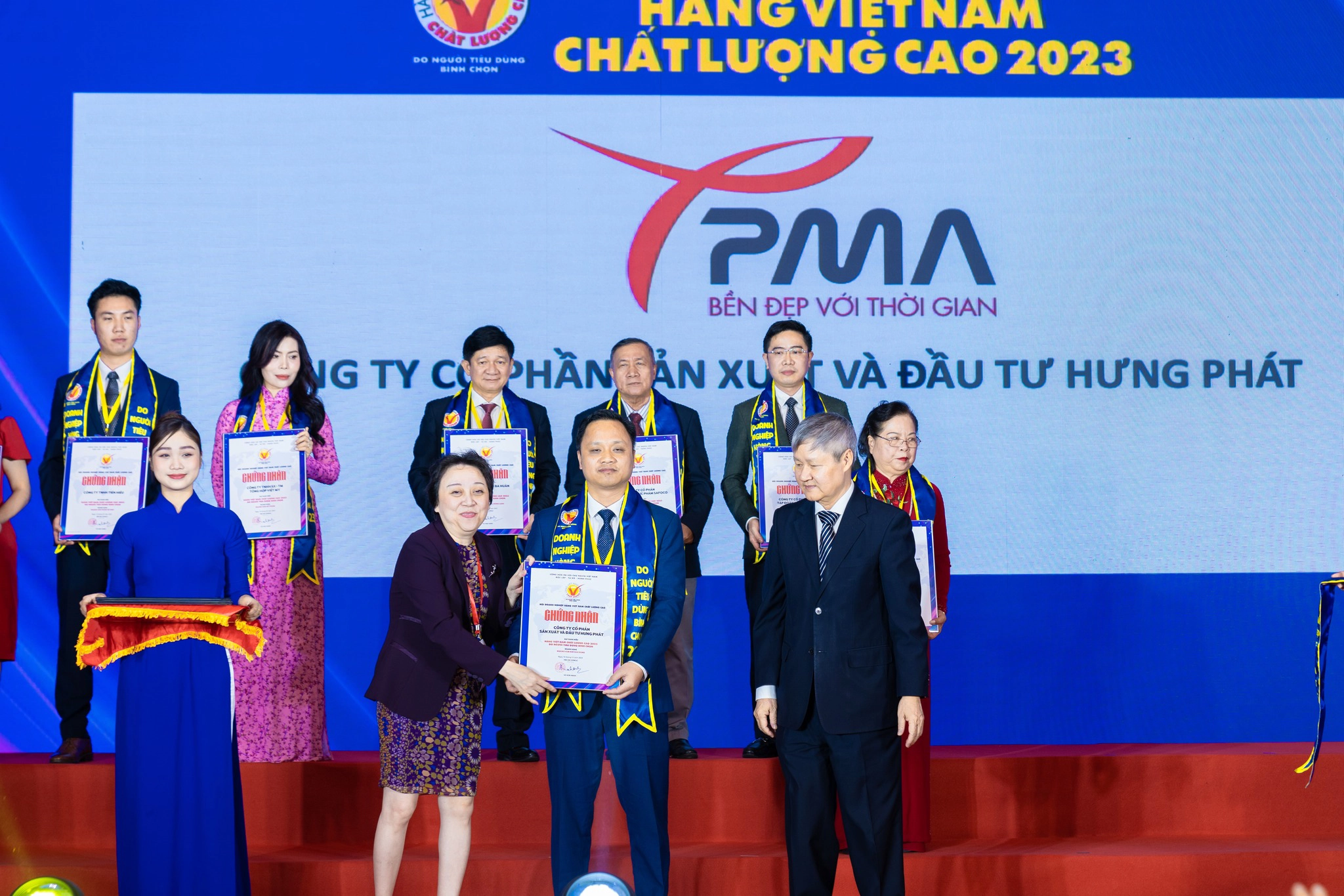 Cong-ty-co-phan-san-xuat-va-dau-tu-hung-phat-dai-chung-nhan-hang-viet-nam-chat-luong-do-nguoi-tieu-dung-binh-chon-2023 (3)