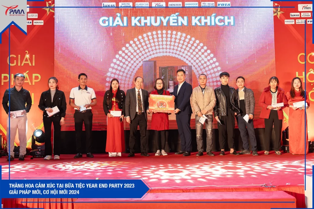 Nhom-pma-thang-hoa-cam-xuc-tai-bua-tiec-year-end-party-2023-giai-phap-moi-co-hoi-moi-2024 (11)