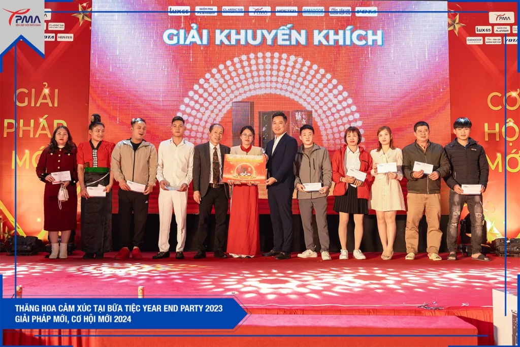 Nhom-pma-thang-hoa-cam-xuc-tai-bua-tiec-year-end-party-2023-giai-phap-moi-co-hoi-moi-2024 (12)