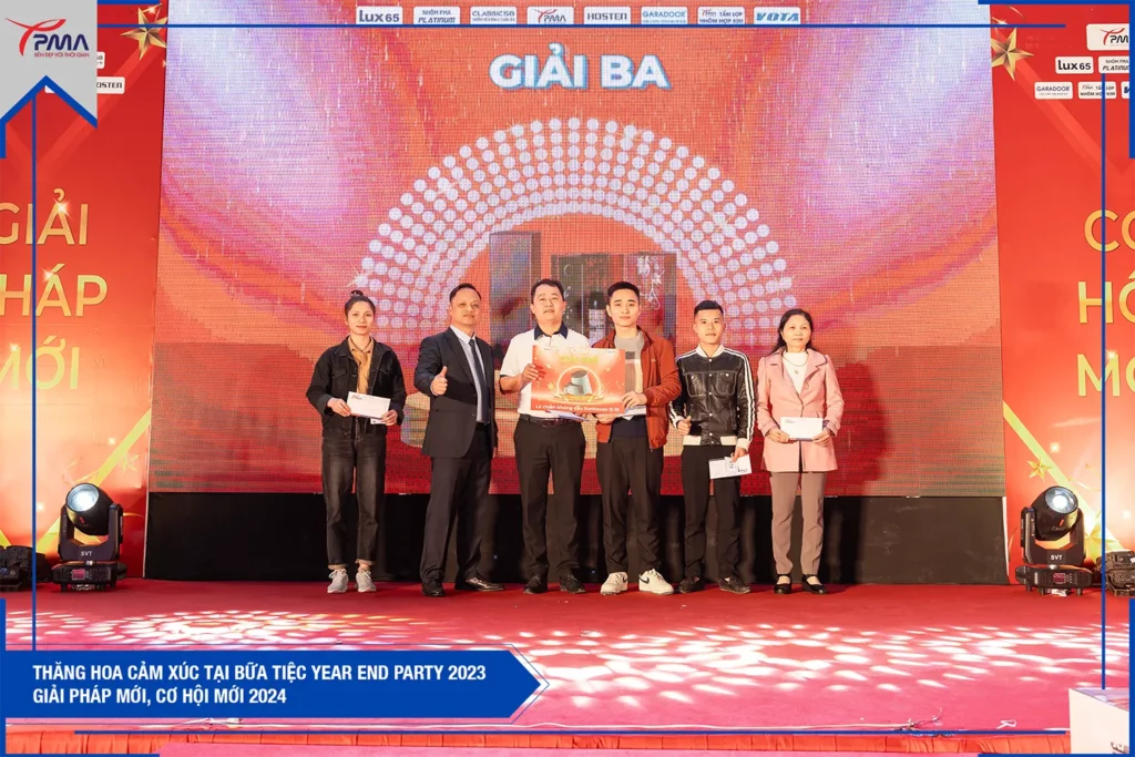 Nhom-pma-thang-hoa-cam-xuc-tai-bua-tiec-year-end-party-2023-giai-phap-moi-co-hoi-moi-2024 (13)