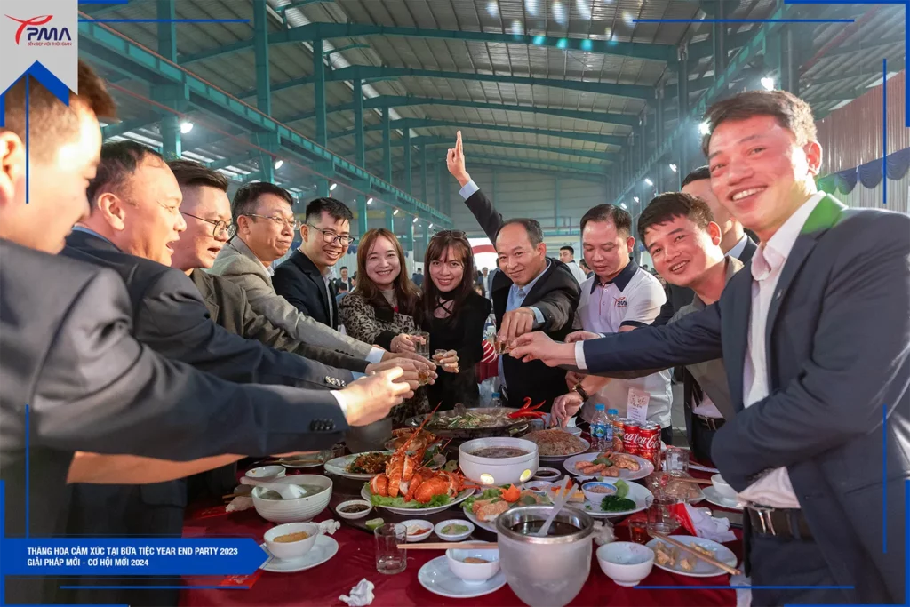 Nhom-pma-thang-hoa-cam-xuc-tai-bua-tiec-year-end-party-2023-giai-phap-moi-co-hoi-moi-2024 (9)