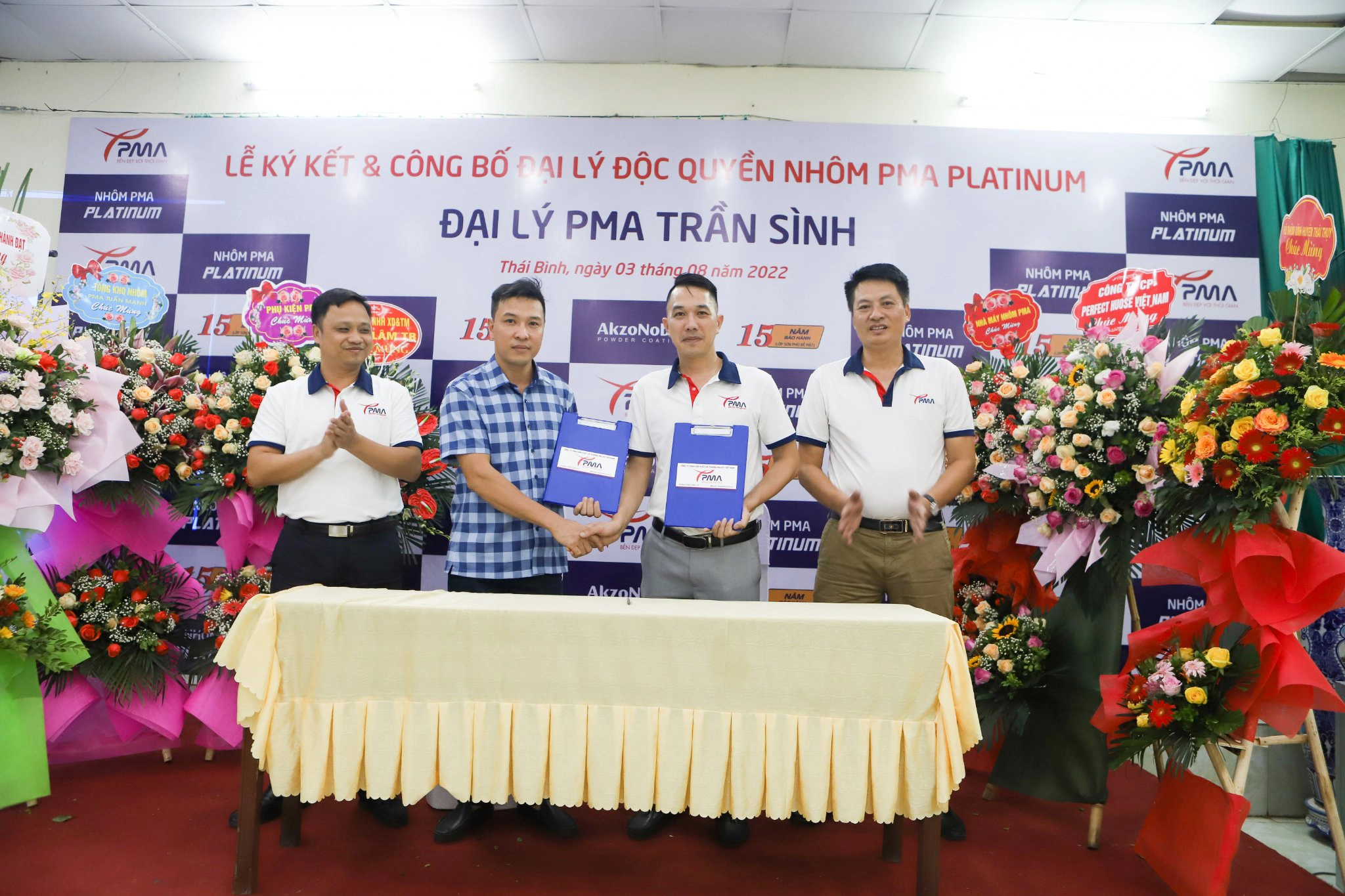 Pma-phoi-hop-to-chuc-ky-ket-dai-ly-doc-quyen-phan-phoi-nhom-pma-platilum-dai-ly-tran-sinh (5)