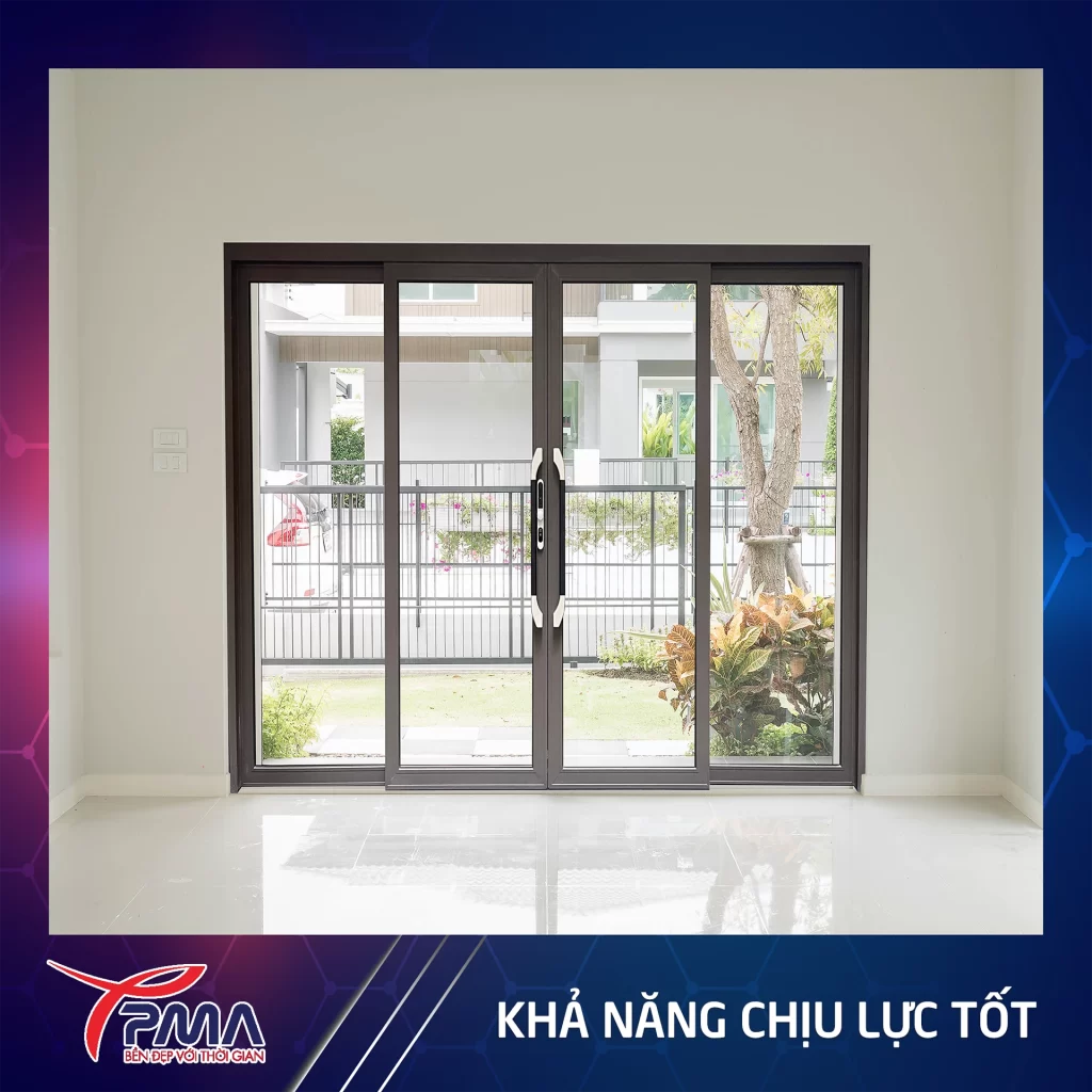 Tai-sao-nen-chon-cua-nhom-thay-vi-cua-nhua-cho-cong-trinh (2)